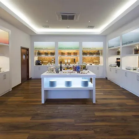 Hampton By Hilton Airport Hotell