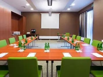 酒店 格丹斯克机场希尔顿集团汉普顿酒店 3*